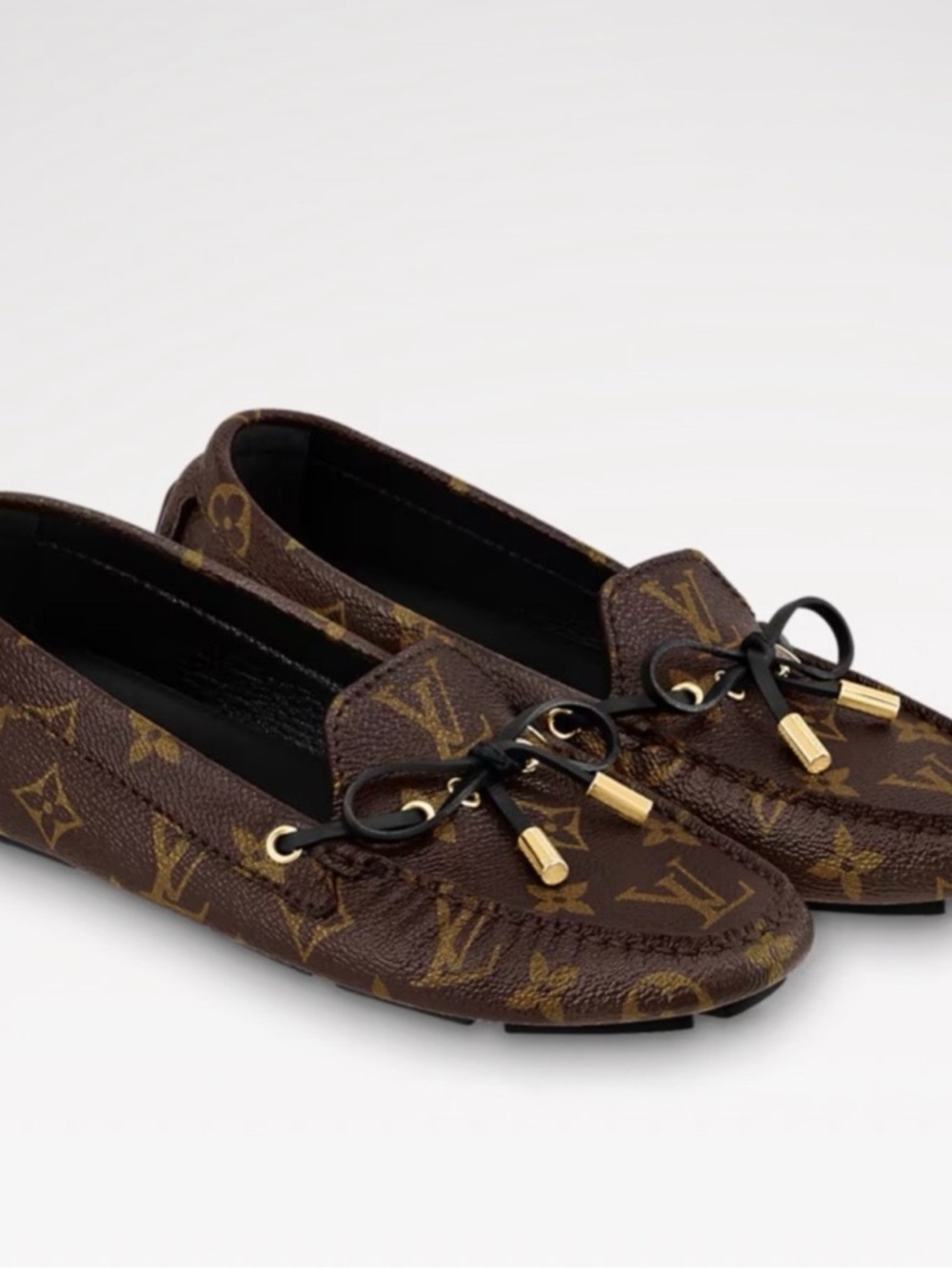 LOUIS VUITTON Brown
Monogram Gloria Loafers size 8.5 (Brand New)
